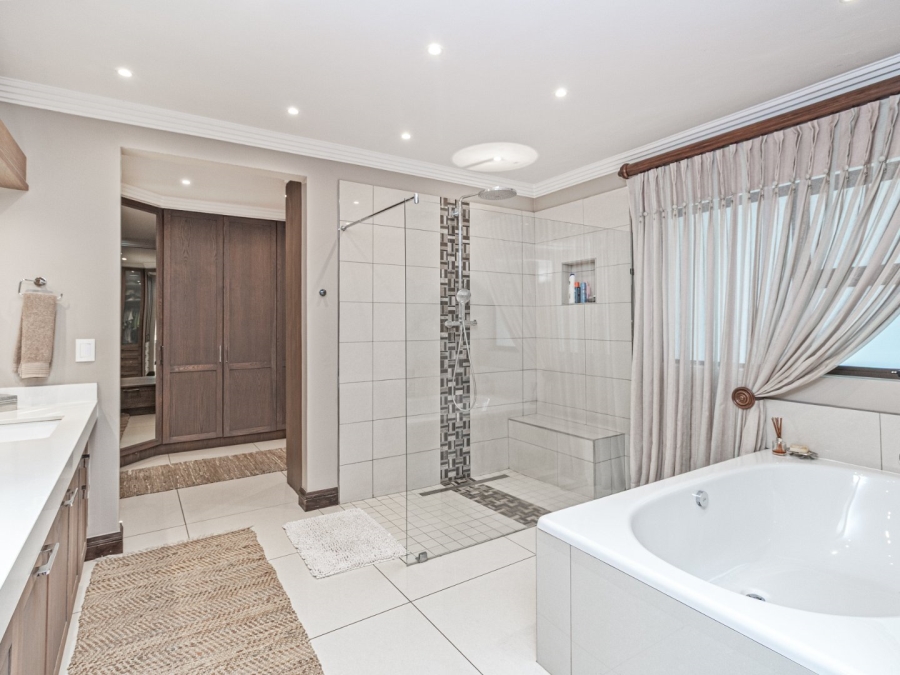 5 Bedroom Property for Sale in Pecanwood Estate North West